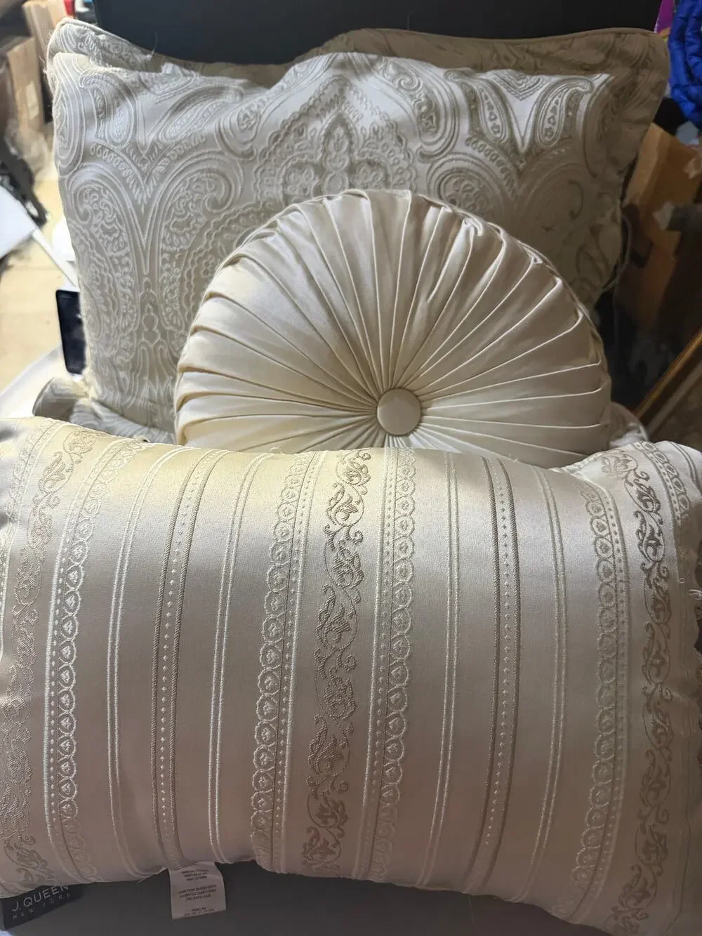 J Queen New York Luciana Queen Comforter 6-Piece Set Cream Gold Paisley Luxury